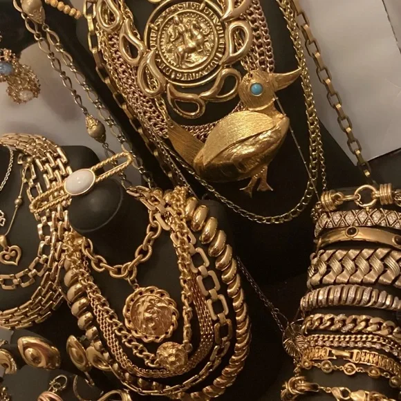 โ๏ธ 3 LB Closet Special! High-End Luxe Jewelry Lot โ Wearable Gold Silver Glam ๐ - Picture 5 of 7